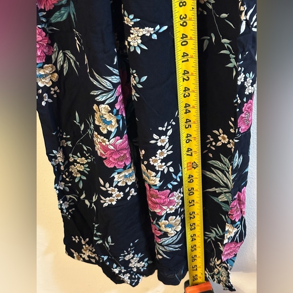 Floral romper L/XL - Picture 6 of 8